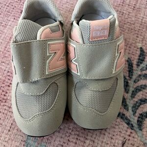 New Balance Kids' Sneakers in Beige and Pink 8.5 toddlers